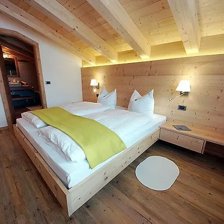 Ciasa Wallis Badia  Room photo