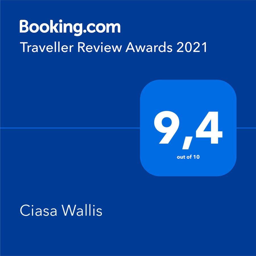 Ciasa Wallis Apartment *